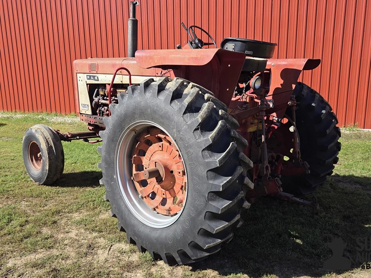 1966-international-806-image-7