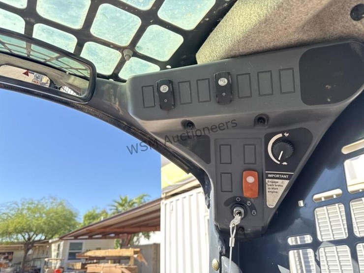 2020-deere-316gr-image-21