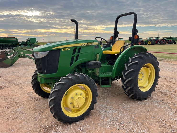 2015-john-deere-5055e-image-1