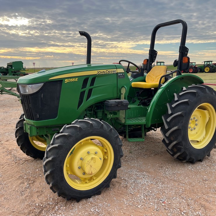 2015 JOHN DEERE 5055E