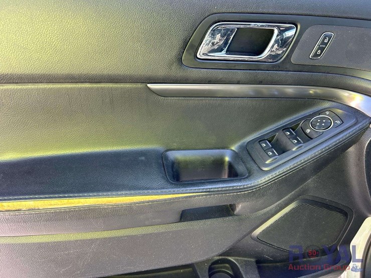 2018-ford-explorer-image-11