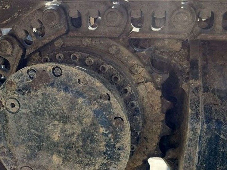 2019-caterpillar-325f-image-16