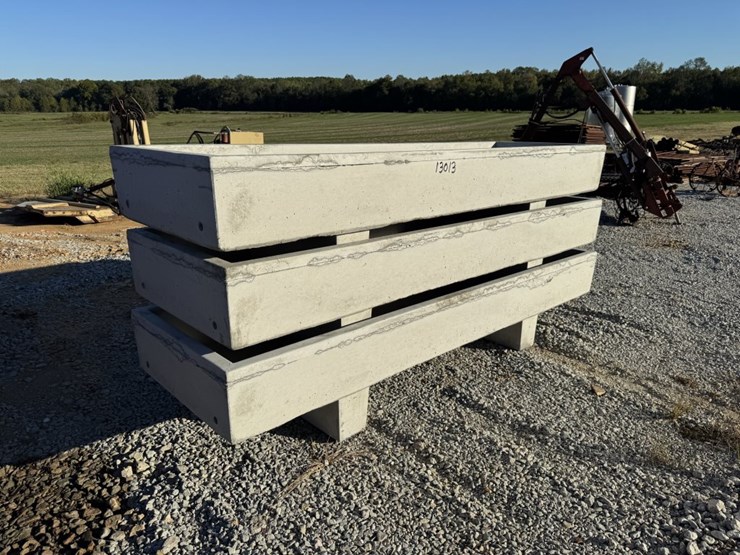 #13014-•-(4)-10'-x-3'-concrete-feed-troughs-image-1