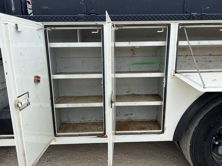 2017-international-durastar-4300-image-12