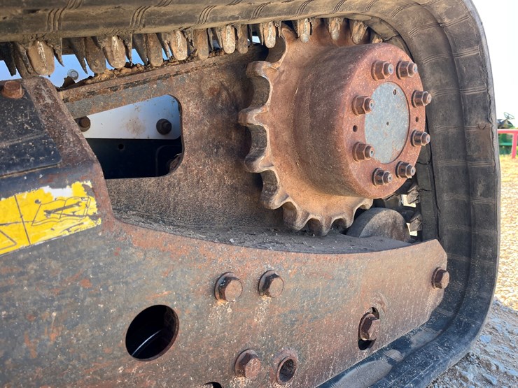 2015-bobcat-t870-image-3