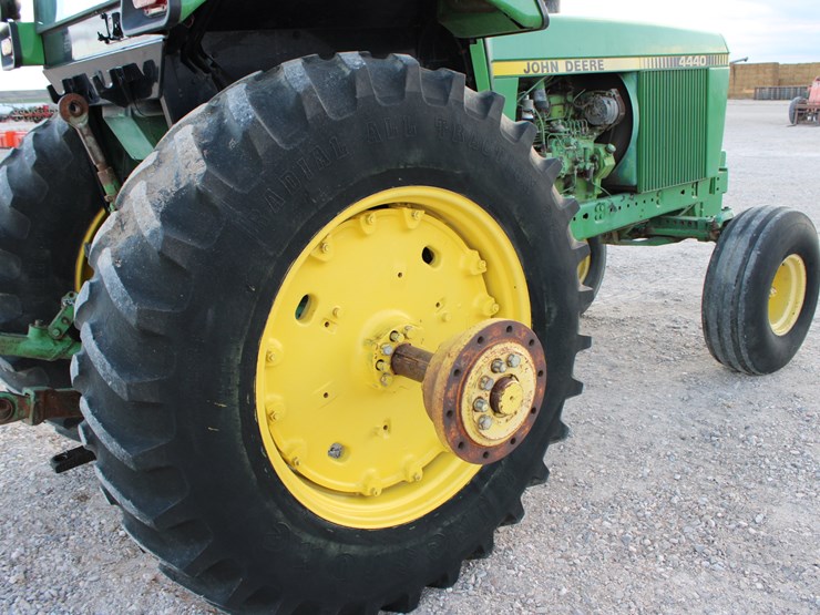 john-deere-4440-image-38