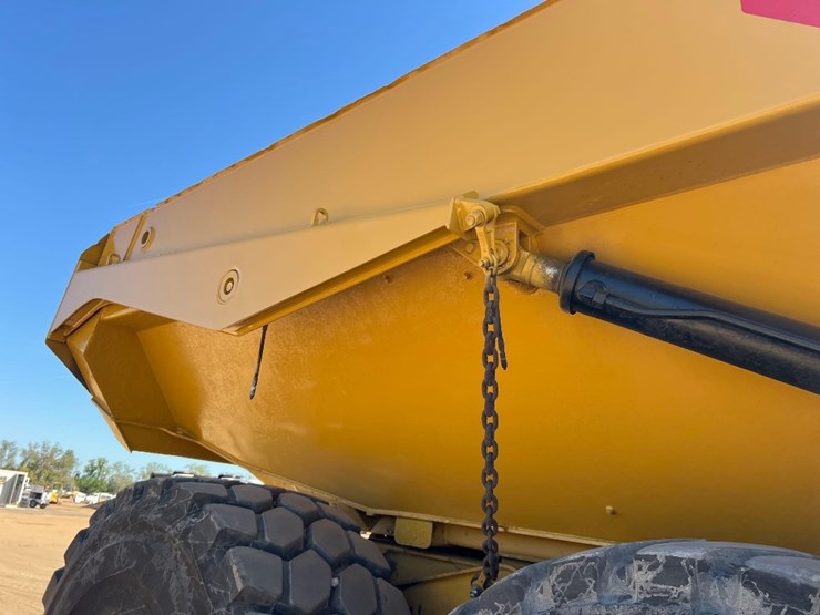 2019-caterpillar-740-gc-image-25