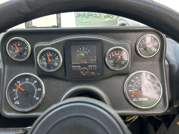 2017-autocar-xpeditor-image-12