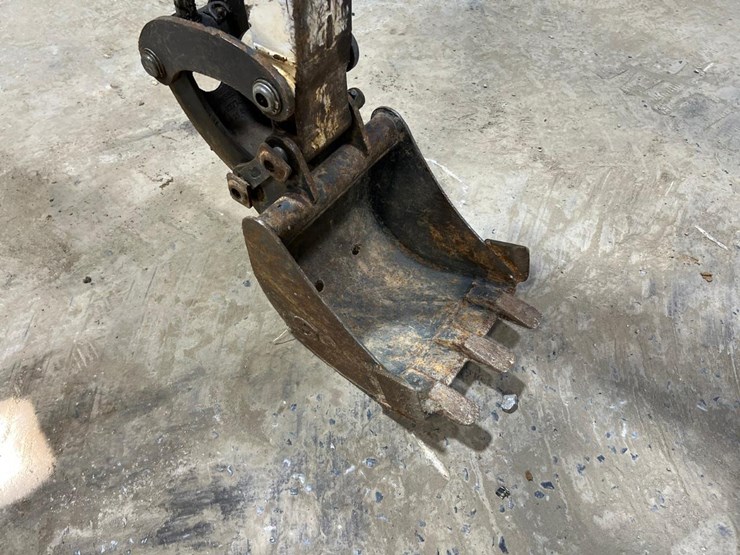 2022-bobcat-e10-image-10