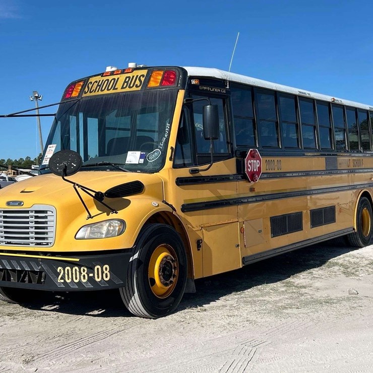 2009 FREIGHTLINER B2