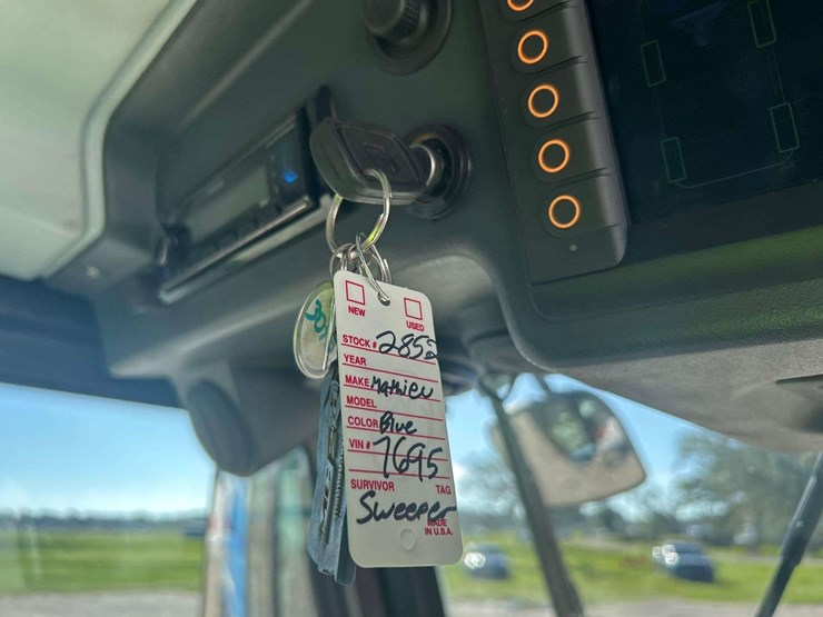 2020-mathieu-mc210-azura-flex-street-sweeper-image-23