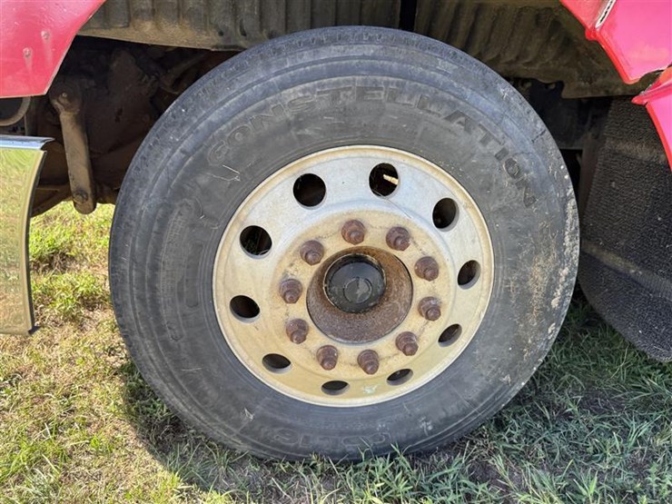 2005-peterbilt-387-image-47