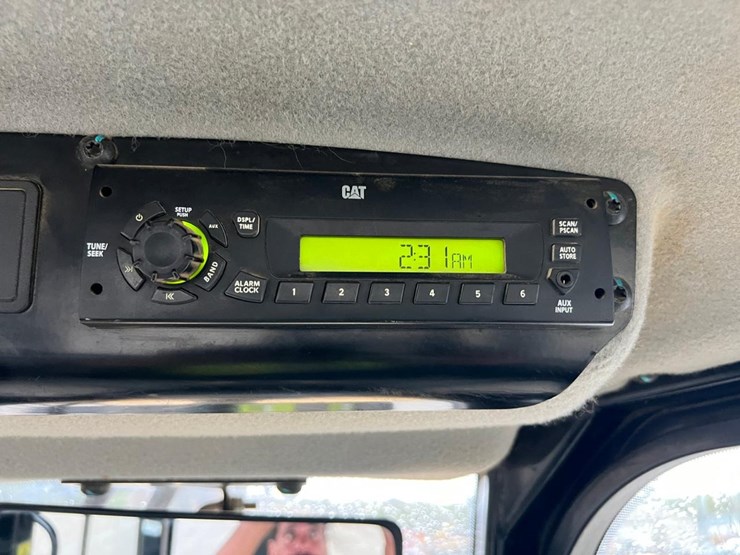 2020-caterpillar-d5k2-lgp-image-34