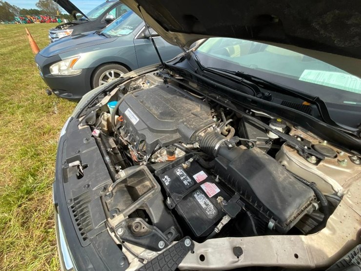 2014-honda-accord-(at,-v6,-3.5l,-miles-image-24