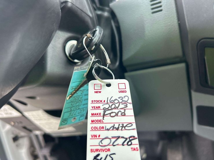 2013-ford-f550-image-28