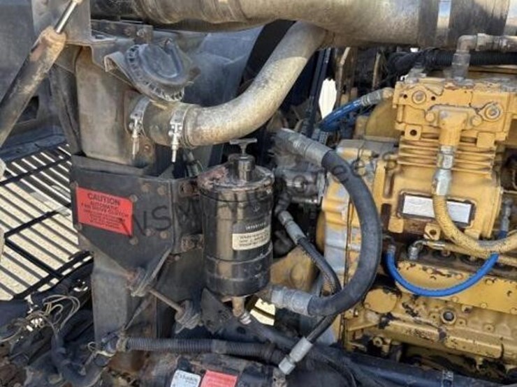 international-9400-image-26