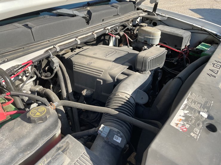 #1008-•-2012-chevy-3500-utility-truck,-(has-title)-image-42