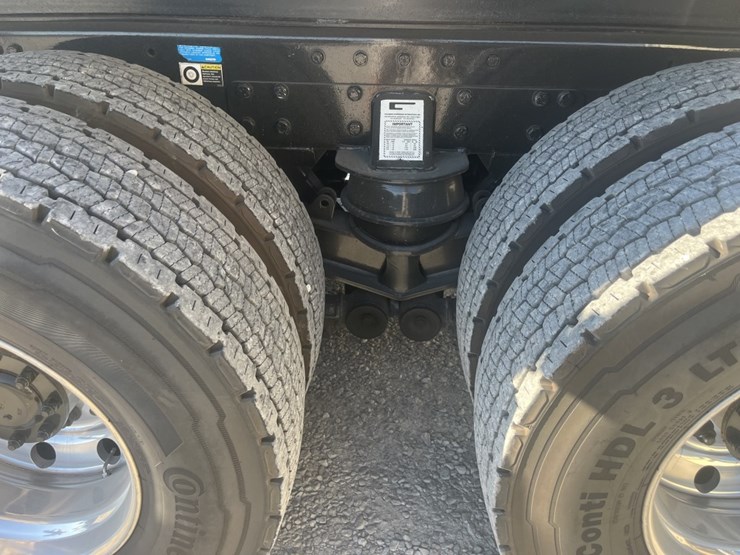 #4709-•-2025-peterbilt-589-tri-axle-dump-truck-image-11