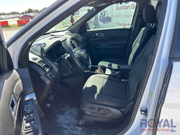 2018-ford-explorer-image-12