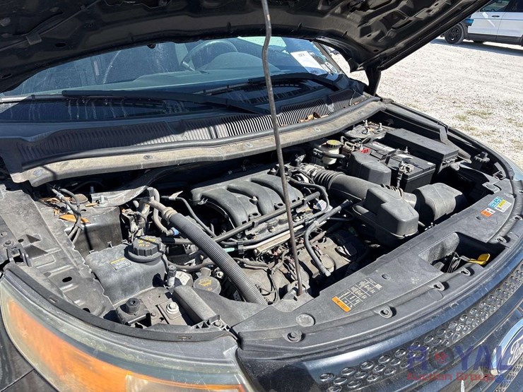 2015-ford-explorer-image-8