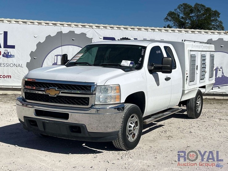 2013-chevrolet-silverado-3500-image-1