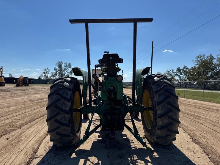 john-deere-tractor-image-7