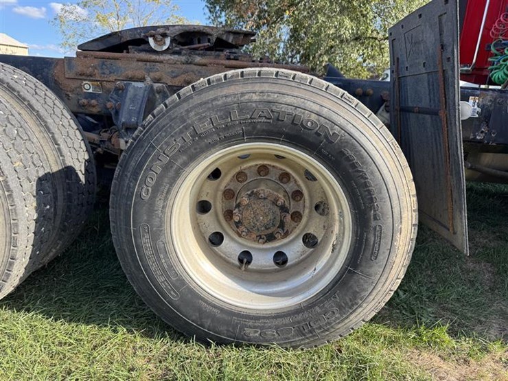 2005-peterbilt-387-image-50