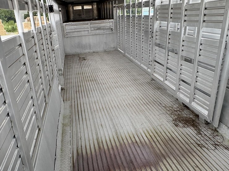 1995-featherlite-24-ft-image-8