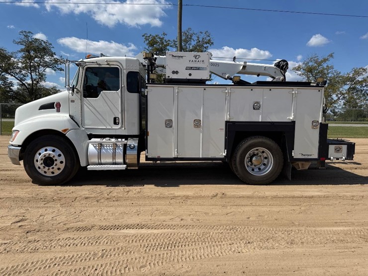 2018-kenworth-t270-image-1