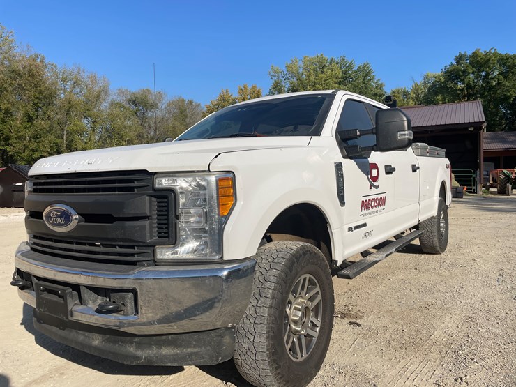 2017-ford-f250-xl-image-1