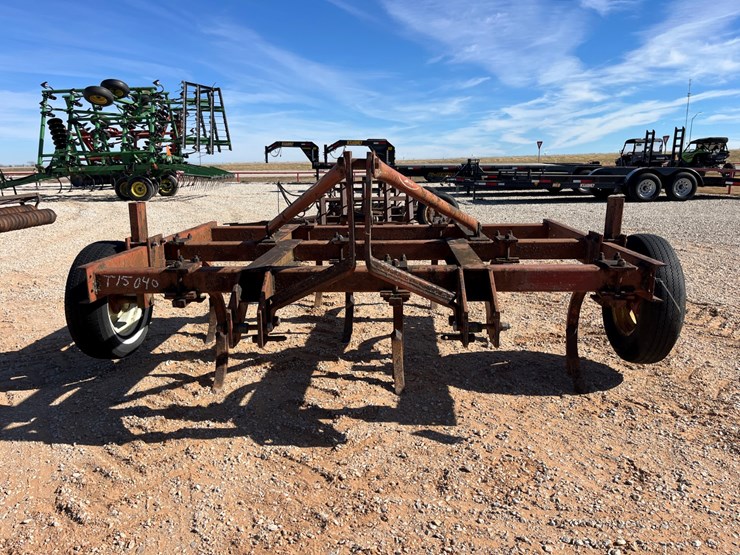 #t15040-•-bush-hog-chisel-image-2