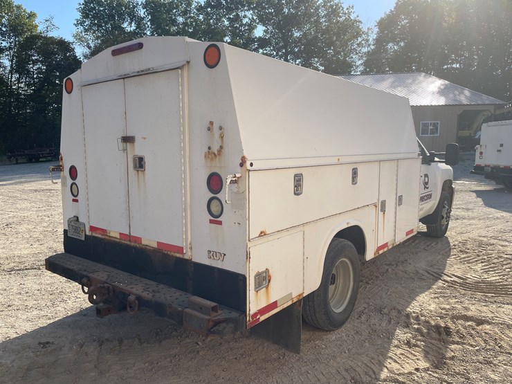 #1008-•-2012-chevy-3500-utility-truck,-(has-title)-image-6