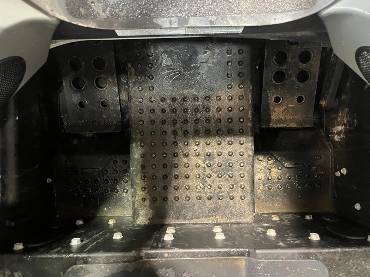 2023-bobcat-s650-image-32