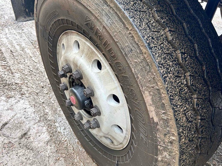 2008-peterbilt-388-image-12