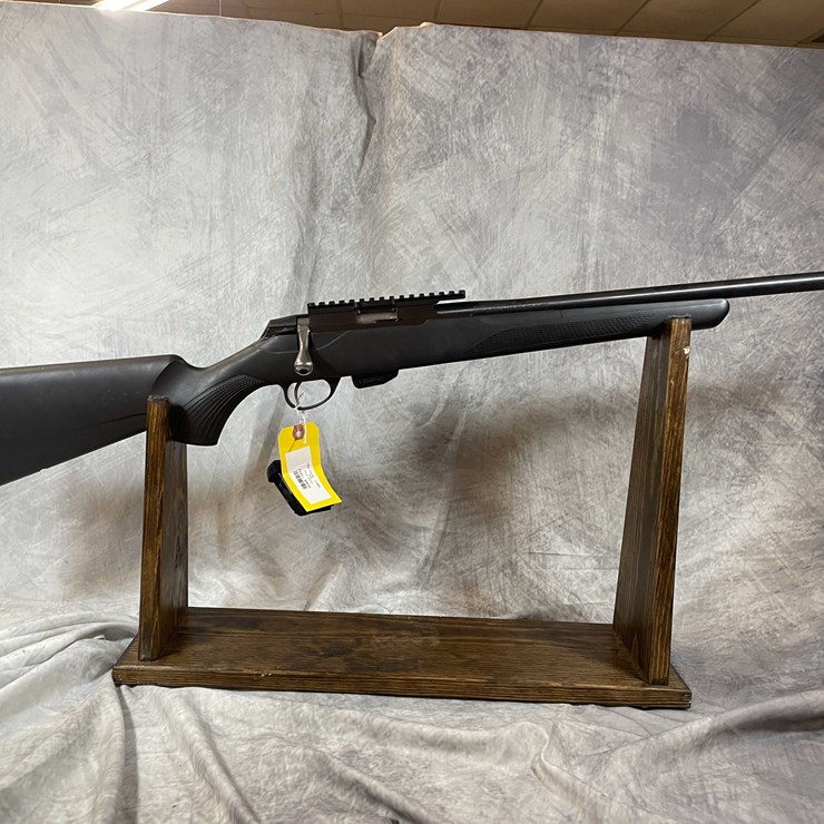 #2077 • Tikka T1X SR 17 HMR Bolt Action Rifle, SN: AM3909