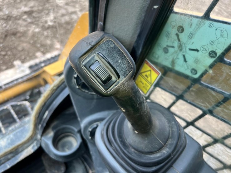 caterpillar-259d-image-25