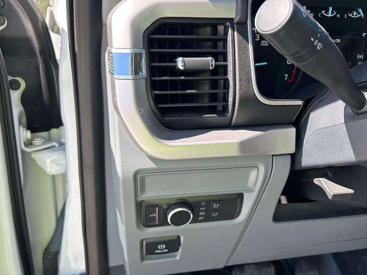 2023-ford-f150-image-14