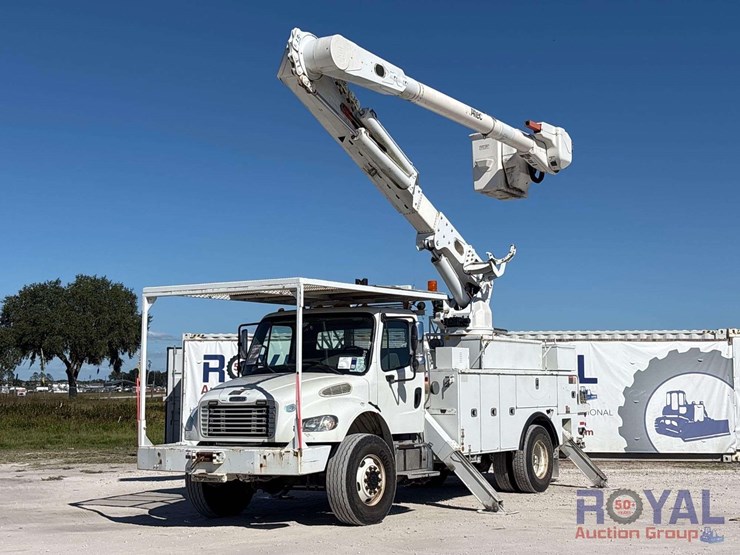 2016-freightliner-m2-106-4x4-altec-bucket-truck-image-1