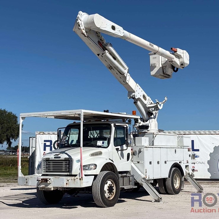2016 Freightliner M2 106 4x4 Altec Bucket Truck