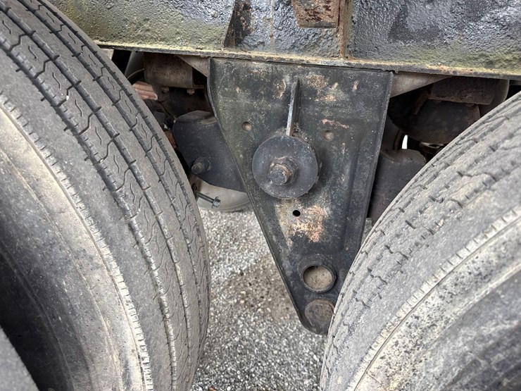 1989-fruehauf-tanker-image-6