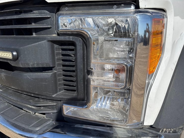 2017-ford-f550-xl-image-27