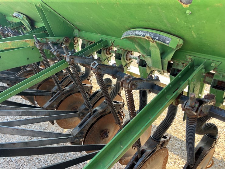 john-deere-8300-image-2