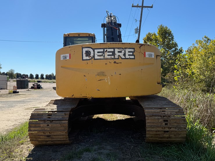 deere-225d-lc-image-5