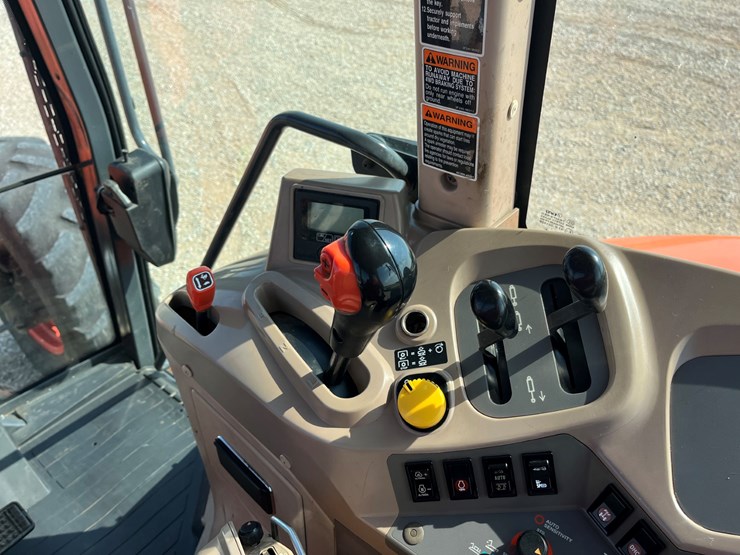 2012-kubota-m135x-image-16