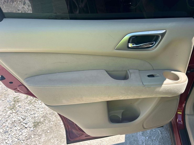 2014-nissan-pathfinder-image-19