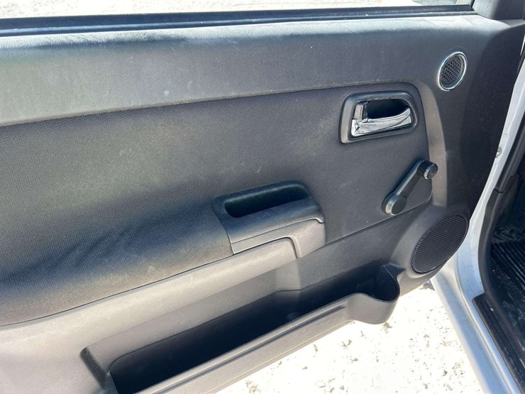 2012-chevrolet-colorado-image-11