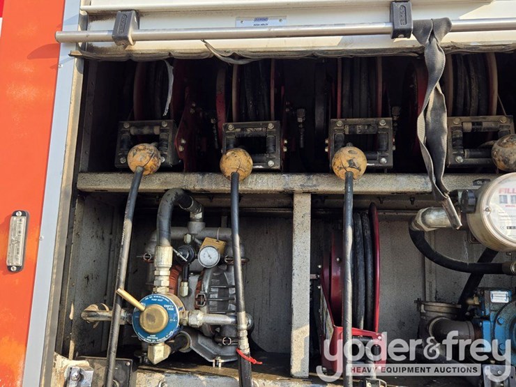 2009-international-7300-image-26