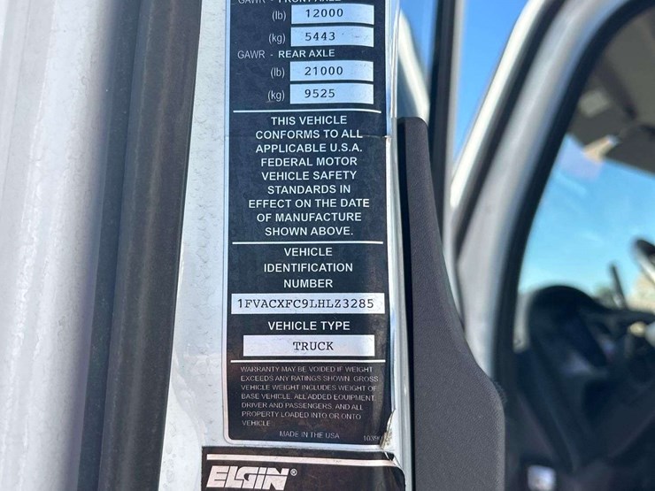 2020-freightliner-m2-106-elgin-whirlwind-series-mv-street-sweeper-truck-image-5