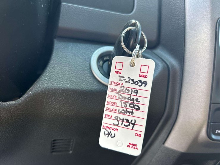 2019-ram-1500-classic-image-24