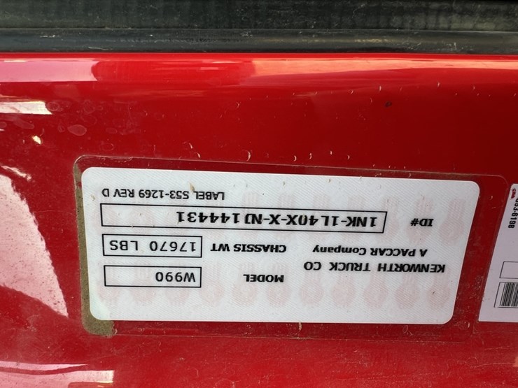 2022-kenworth-w990-image-16